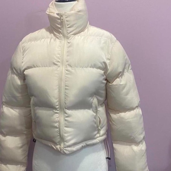 Cream Cropped Puffer Jacket never worn - Picture 3 of 3